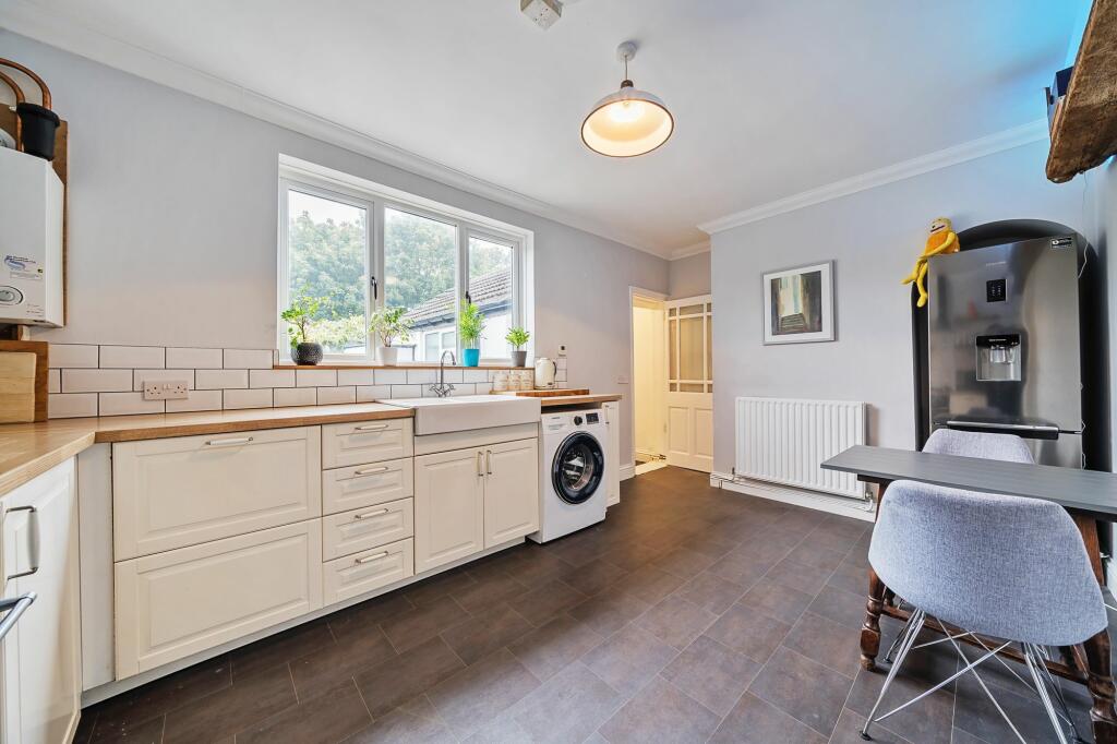Kitchen/Dining Room (2)