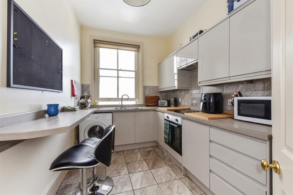 Kitchenette.jpg