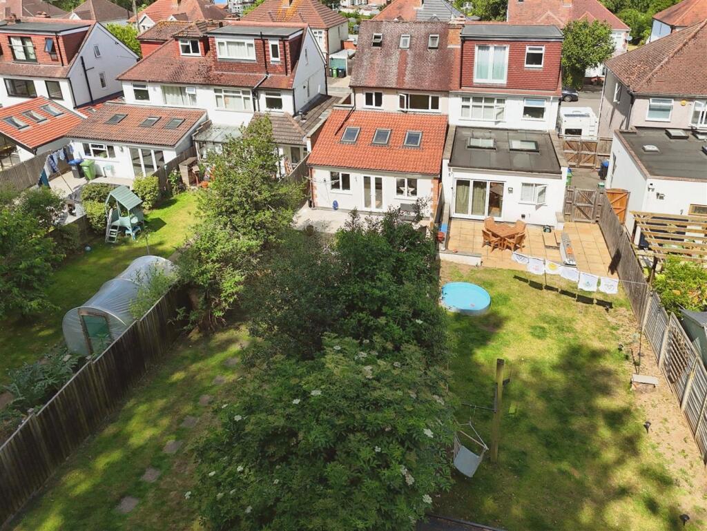 8be5a2c2--4C2C-B6FB-3AA93A465236-23973-00000725F01