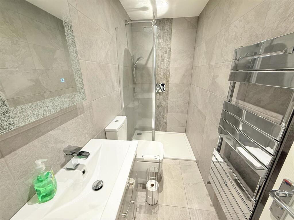 DOWNSTAIRS SHOWER ROOM
