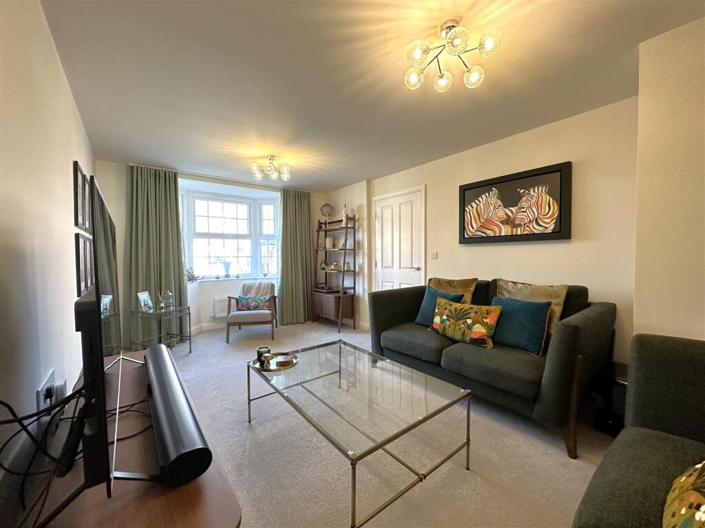 Large Living Room 290