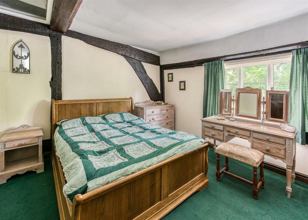 48 Dean Street-bed3.jpg