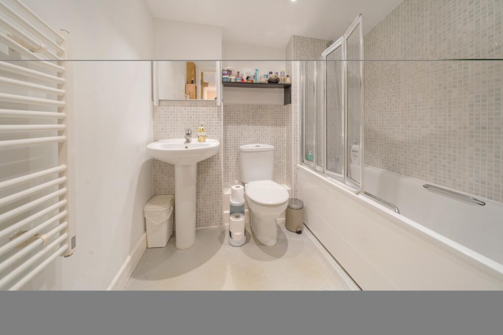 1360330-6-68d8068...