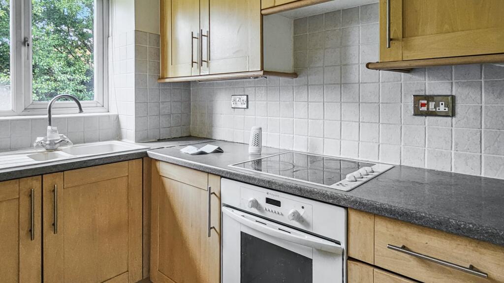 40 Scottwell Drive, Hendon, London, NW9 6QB