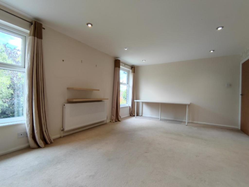 Main Bedroom Aspect 2