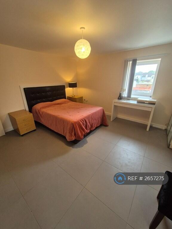 Room 2 Available £585pcm