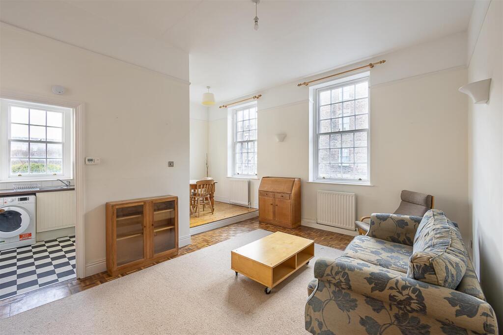 Sitting/Dining Room