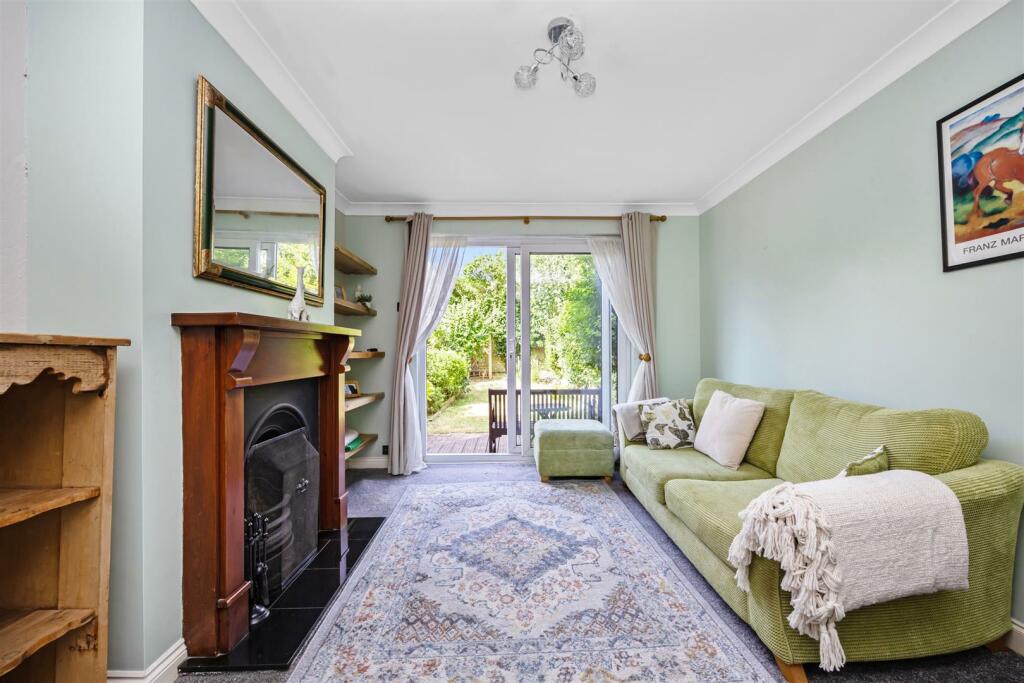 Downland Drive 62 LOUNGE TO GARDEN.jpeg