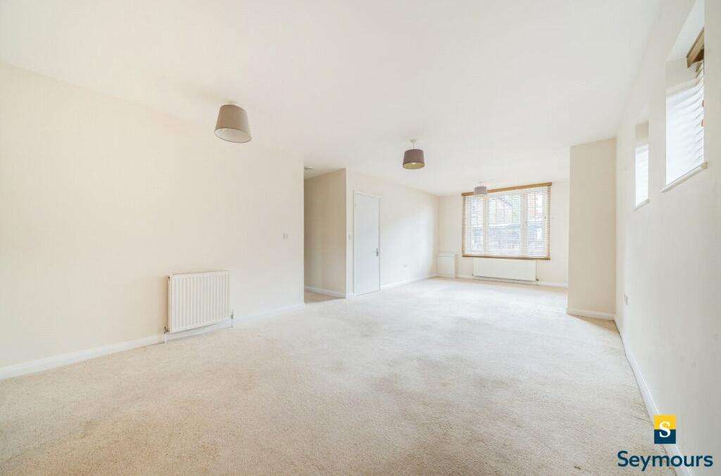 Living Dining Area