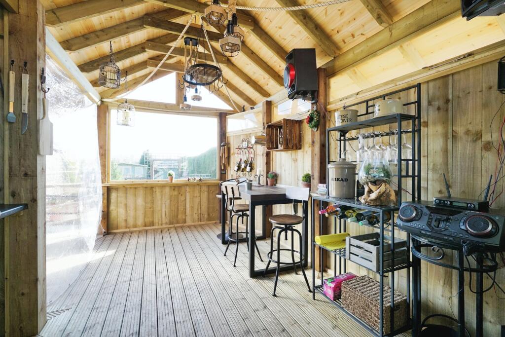 Garden Hut