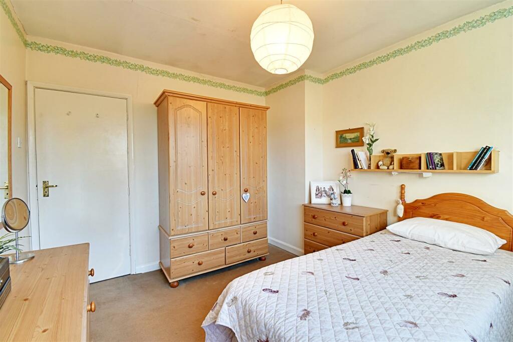 Bedroom 2_2.jpg