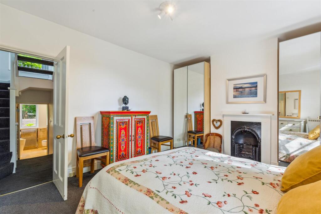 Sutherland Road, W4 - FOR SALE