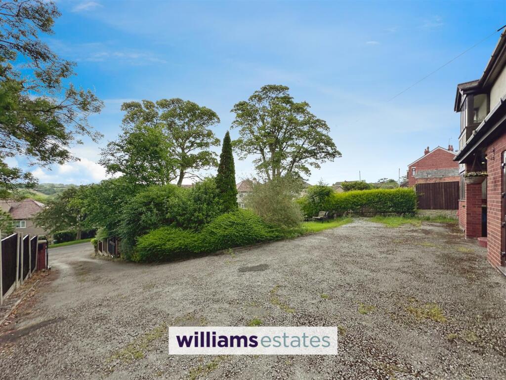 Front Garden &amp; Driveway