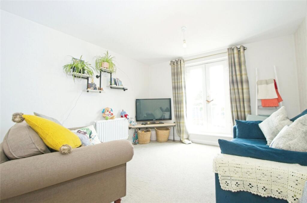Living/Dining Area