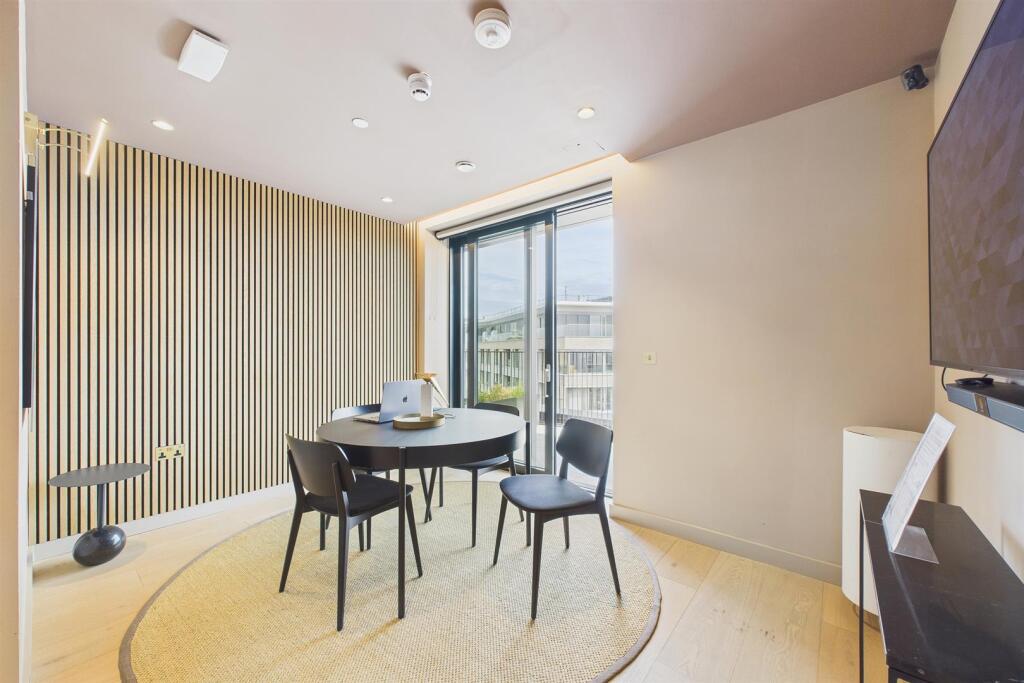 Private Work Space.jpg