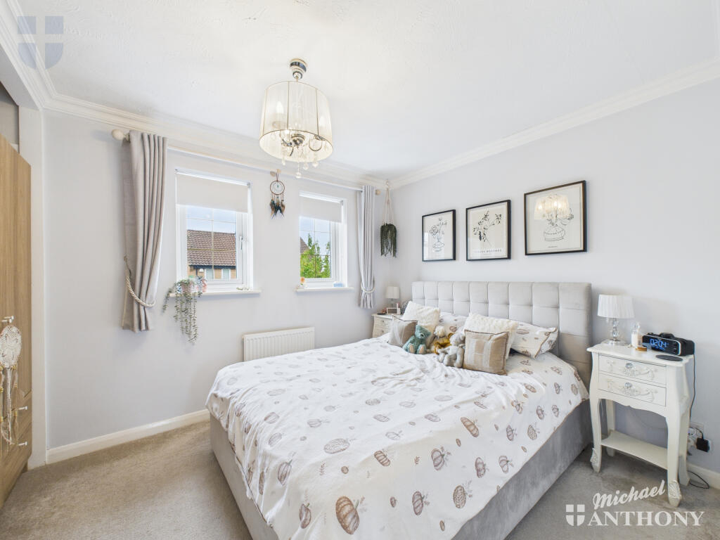 CAM03218G0-PR0802-STILL013