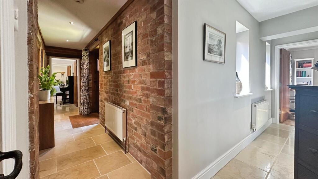 22e8f0c1--4B7D-A978-2947B8E5D7AB-40577-00000CE076C