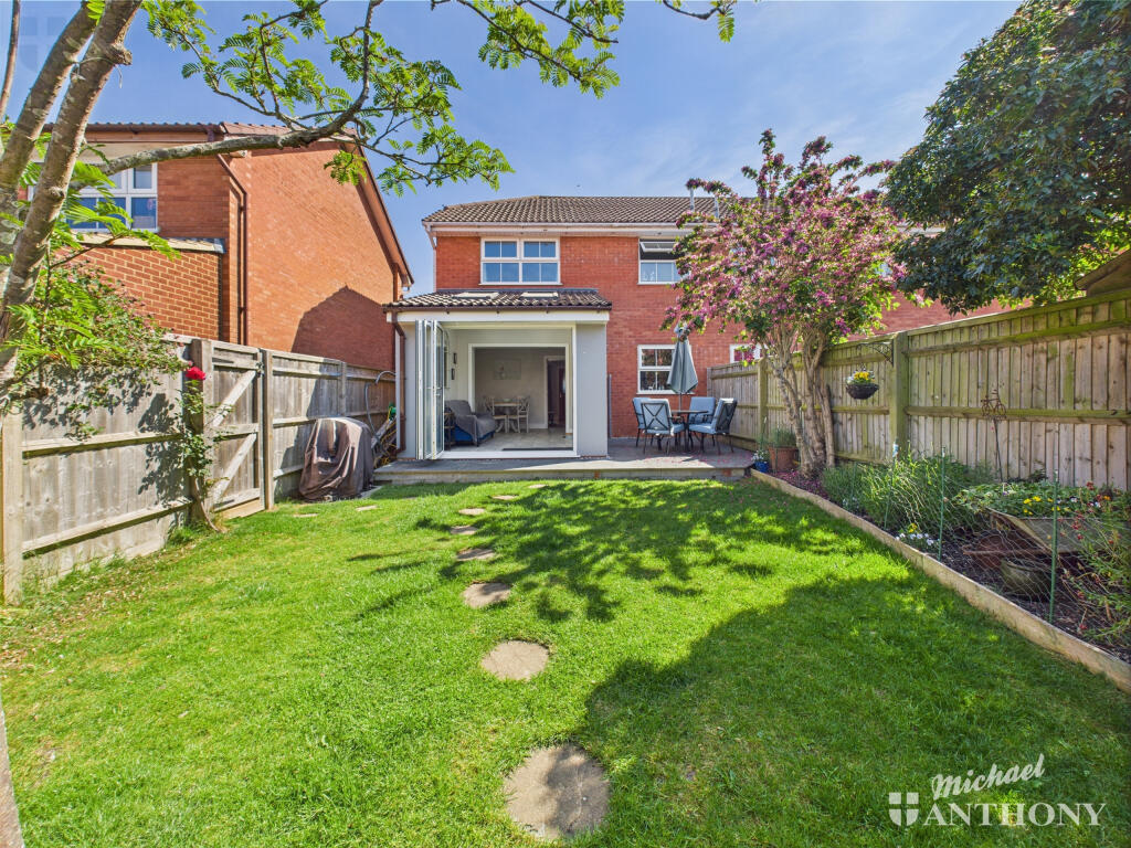 CAM03852G0-PR0279-STILL018