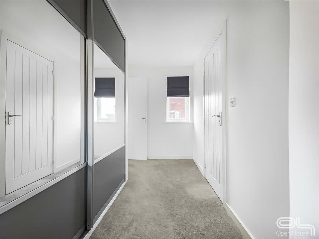 master bedroom (4).jpg