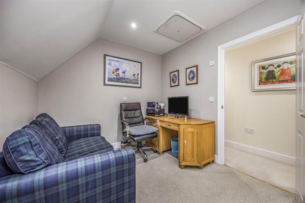 2 Clarendon Close, Denmead-PorticoMarketing-O'Hara
