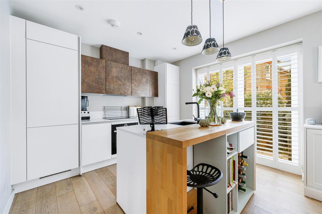 Flat 1 - 145 Avenue Road-7.jpg