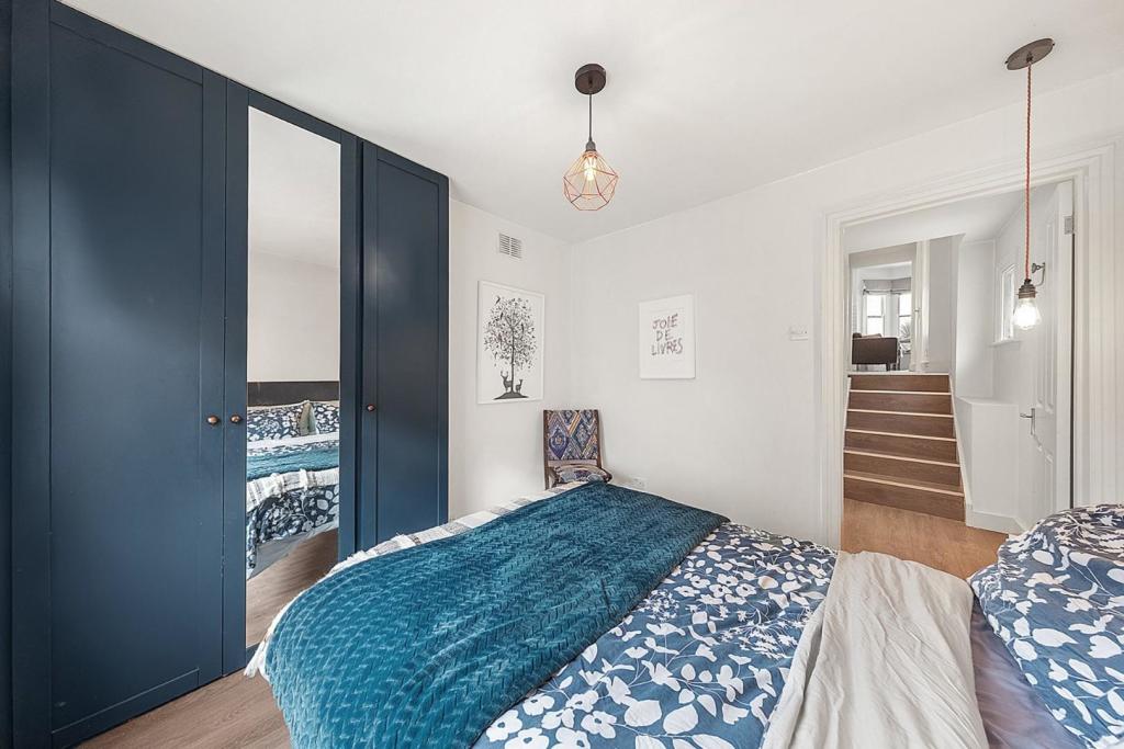 Bedroom One (2).jpg