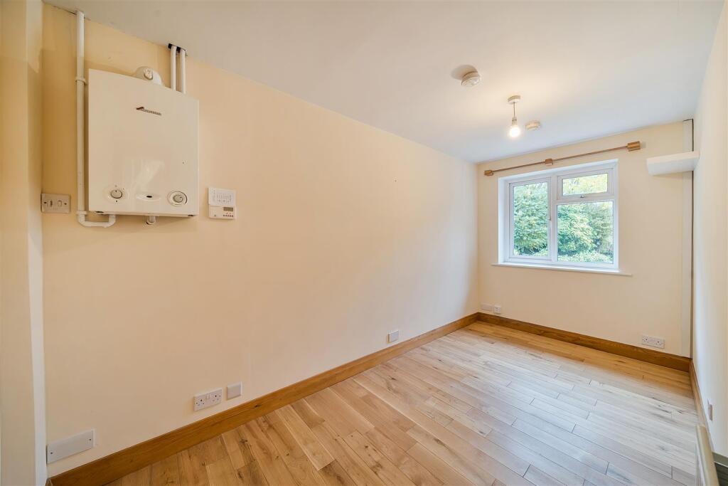 16 Nethercroft Drive, Packington