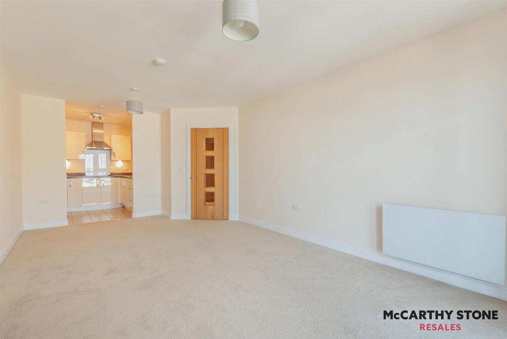 8606938-interior07-800.jpg