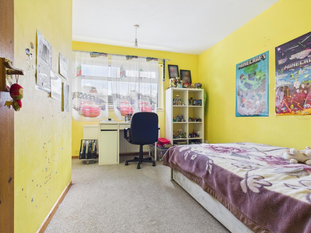 CAM03729G0-PR0085-STILL015