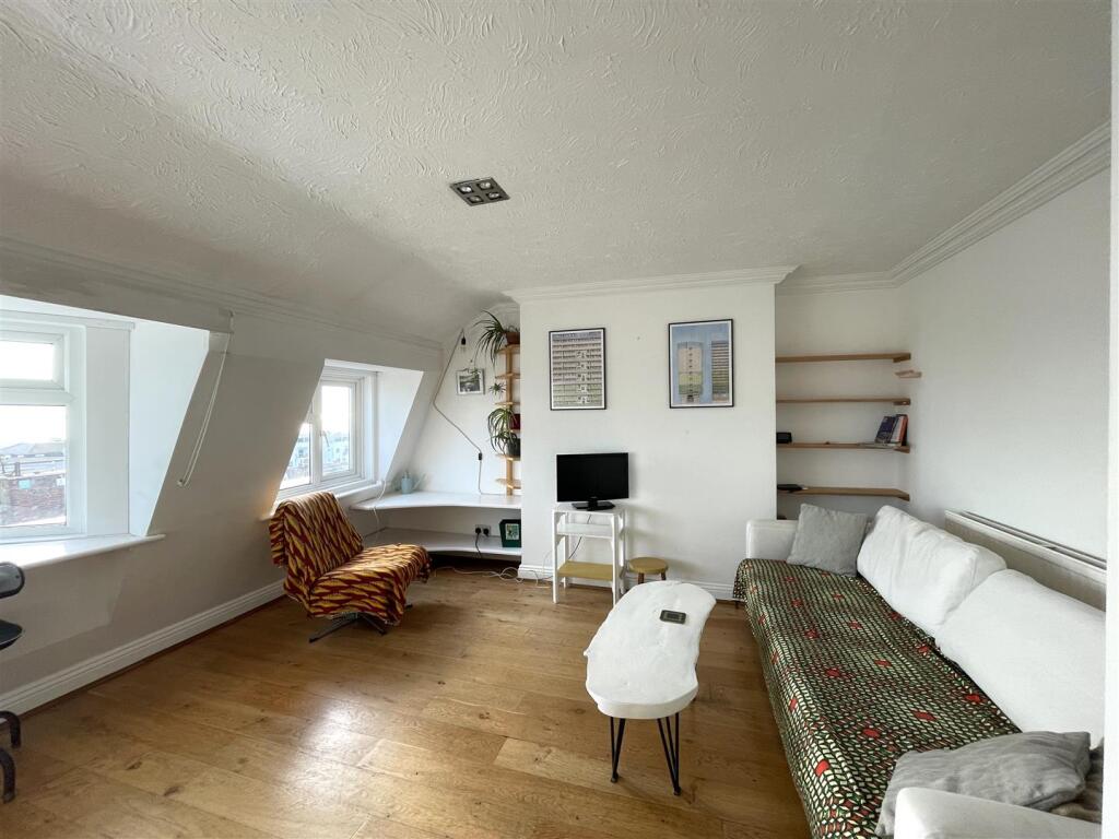 lounge.jpg