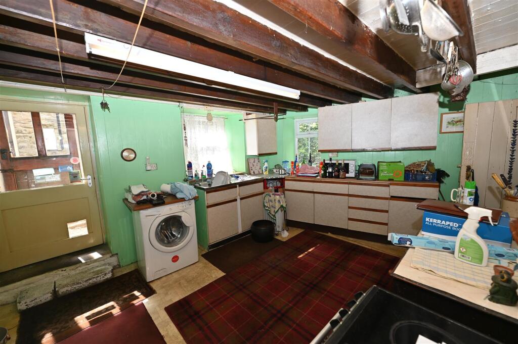 KITCHEN/BREAKFAST ROOM