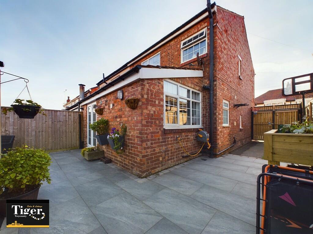 CAM02176G0-PR0346...