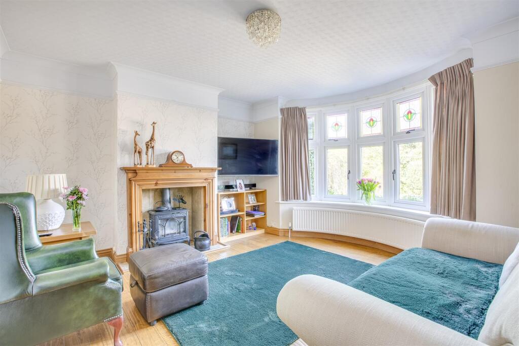 40 Wycombe Road, HP15 6RY-11.jpg