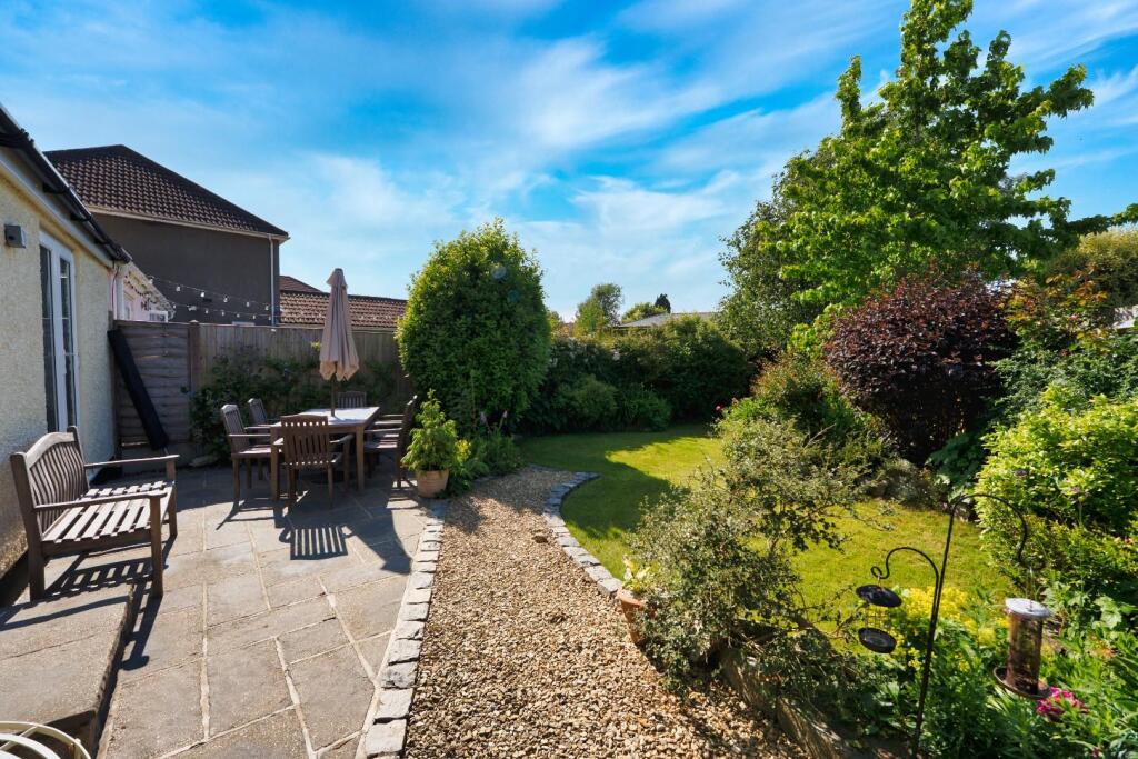 20 - rear garden.jpeg