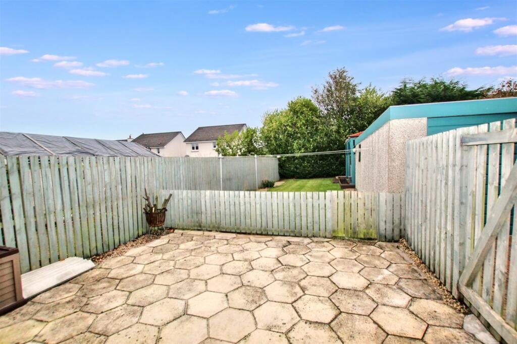 18 - Rear Garden.jpg