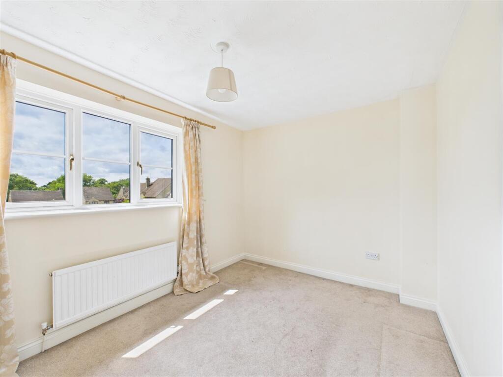 bedroom 1a.jpg