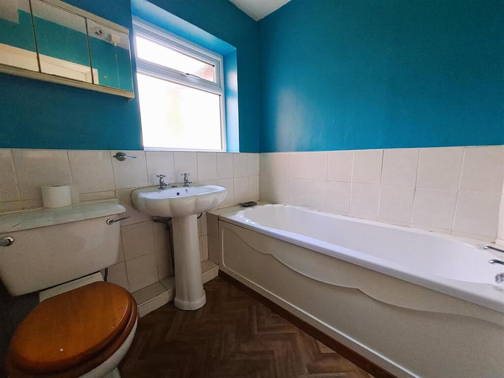 Ground Floor Bathroom