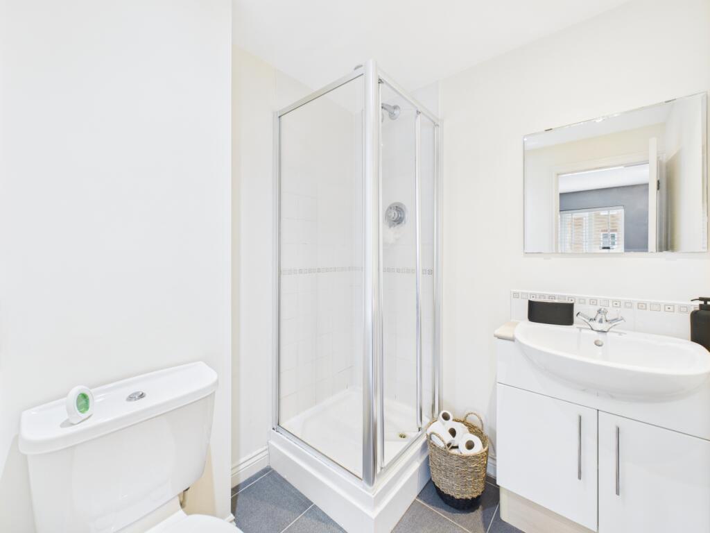 CAM03729G0-PR0079-STILL033