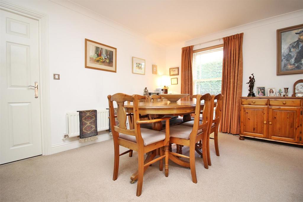 Dining area.JPG
