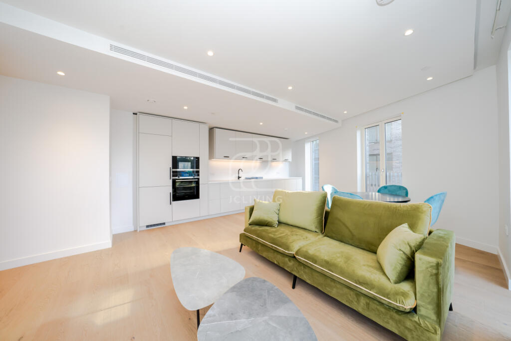 Flat 16 Peterborough House, 1 Jubilee Walk, Londo