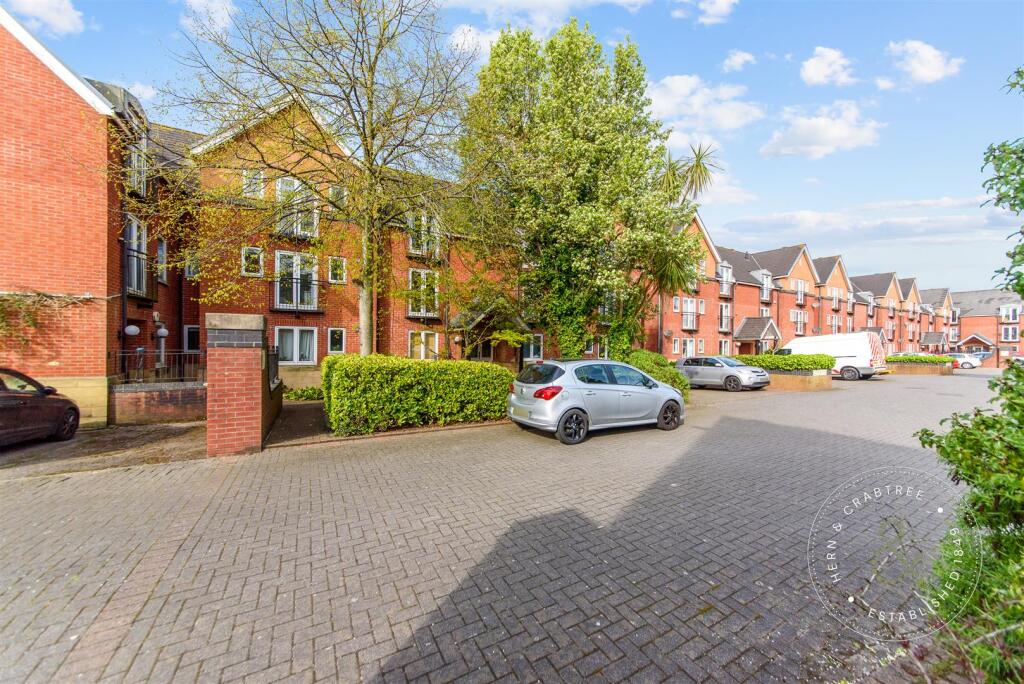 Halliard-Court-20.jpg