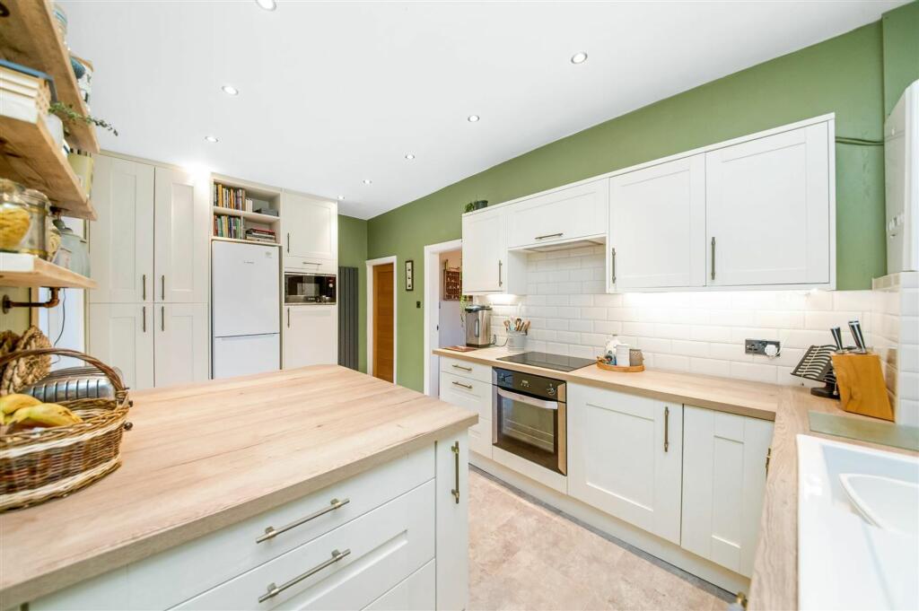 OPEN PLAN DINING KITCHEN