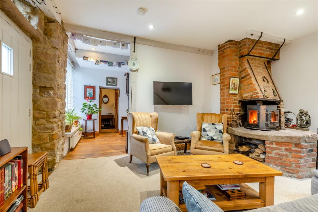 8580394-interior14.jpg