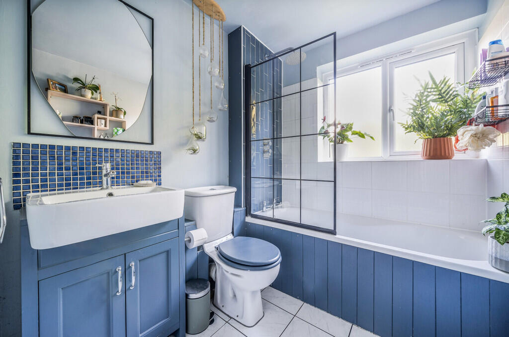 1348171-6-68b8726...