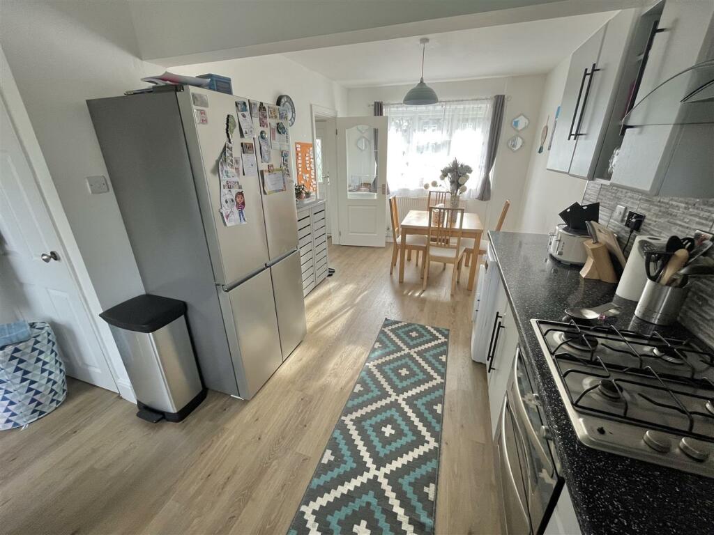 Dining Kitchen Aspect 4.jpg