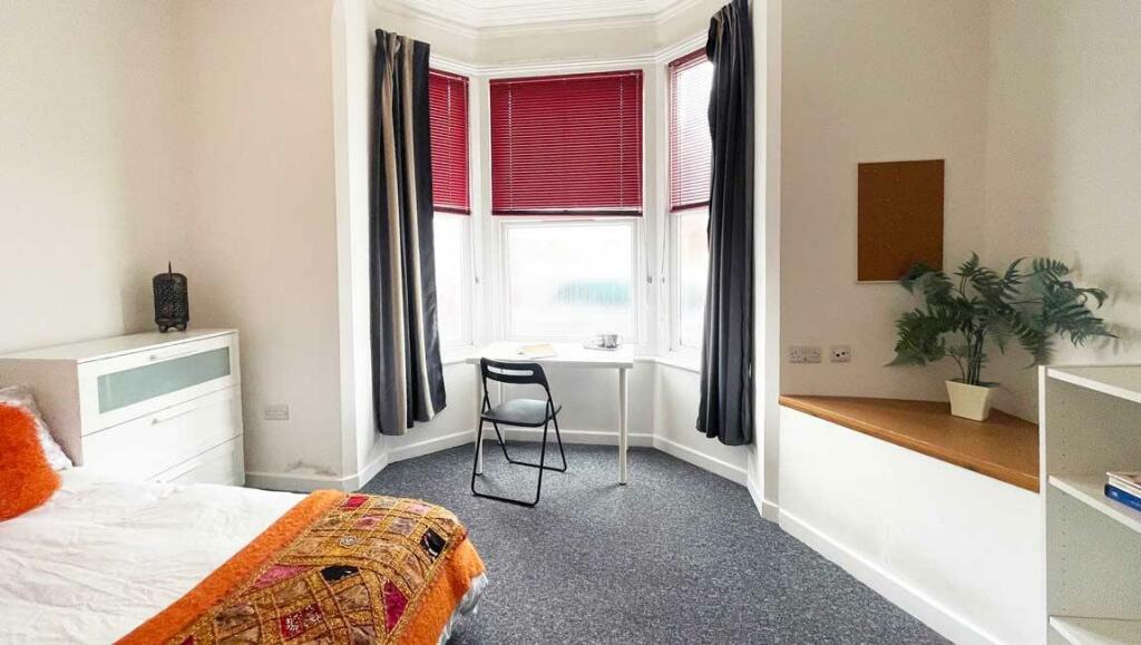 8-bed-student-house-britannia-road-north-1-portsmo