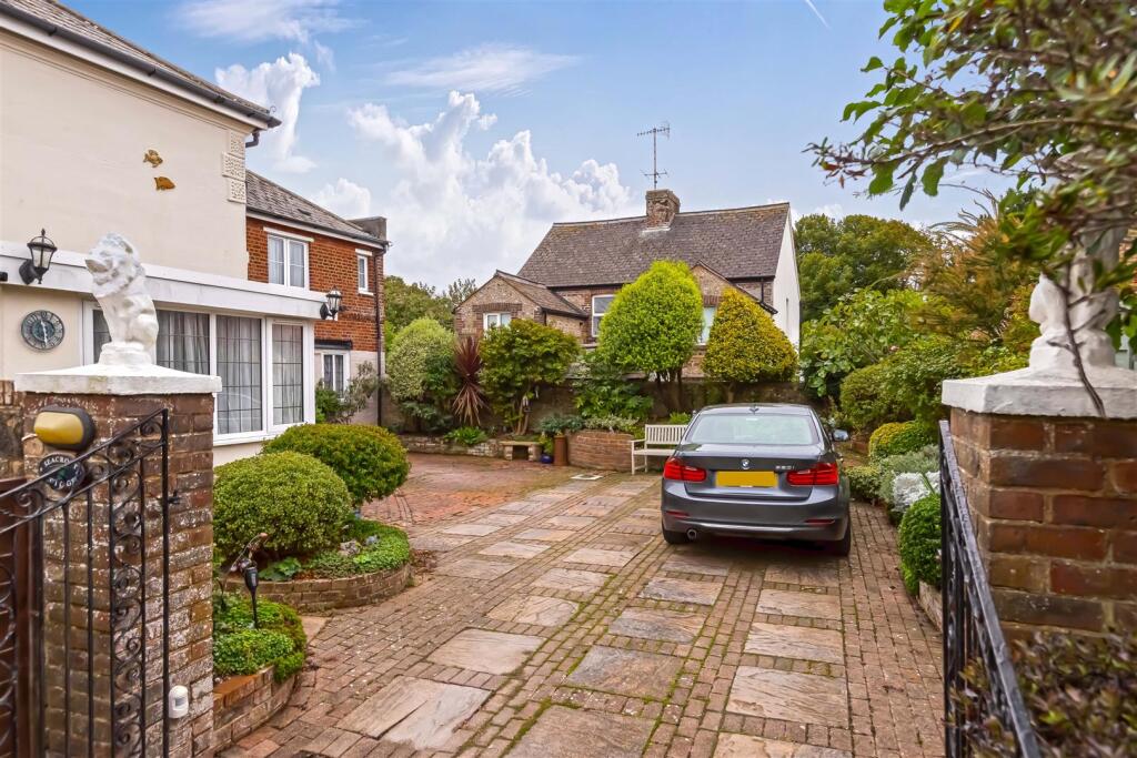 Seacroft Cottage_26.jpg