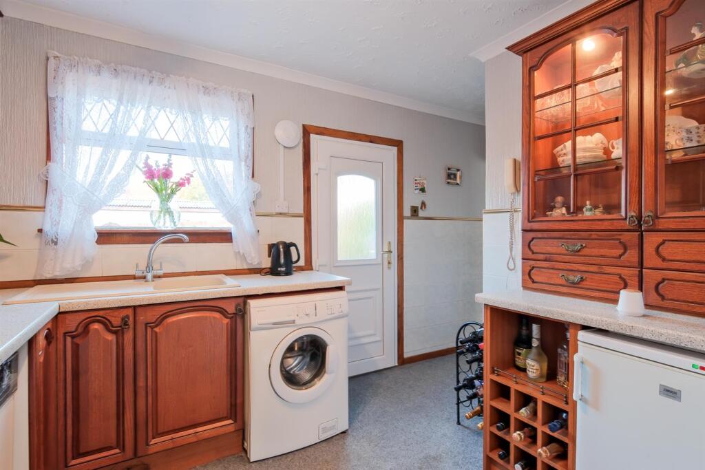 018-23 West Thornlie Street, Wishaw ML2 7AR.jpg