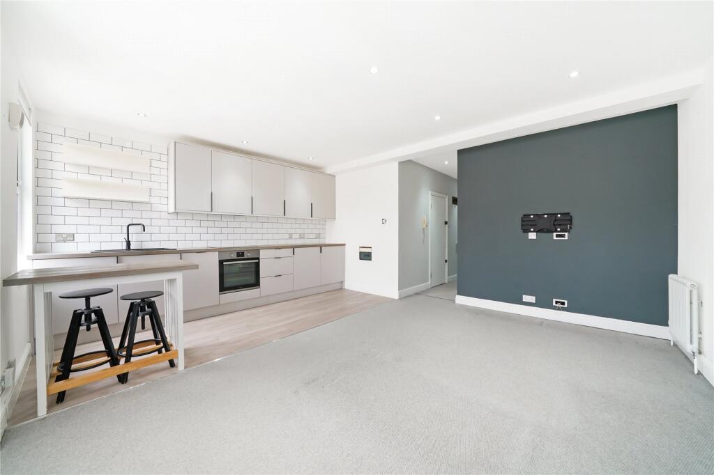 Kitchen/Reception
