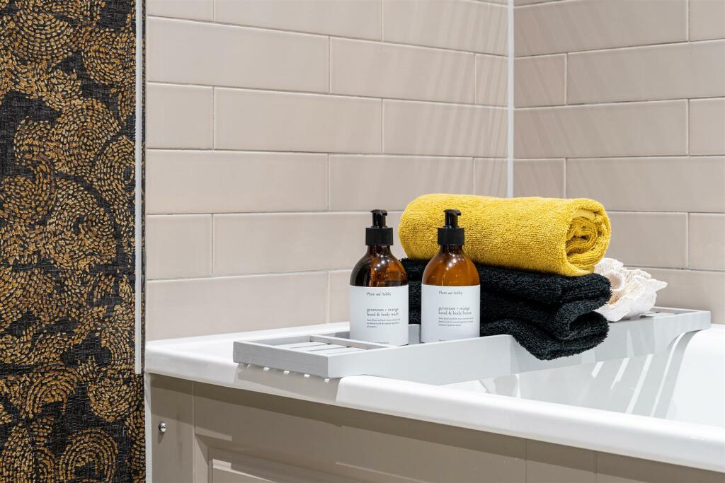 Priory House Showhome - by Ralph Media Group 09355